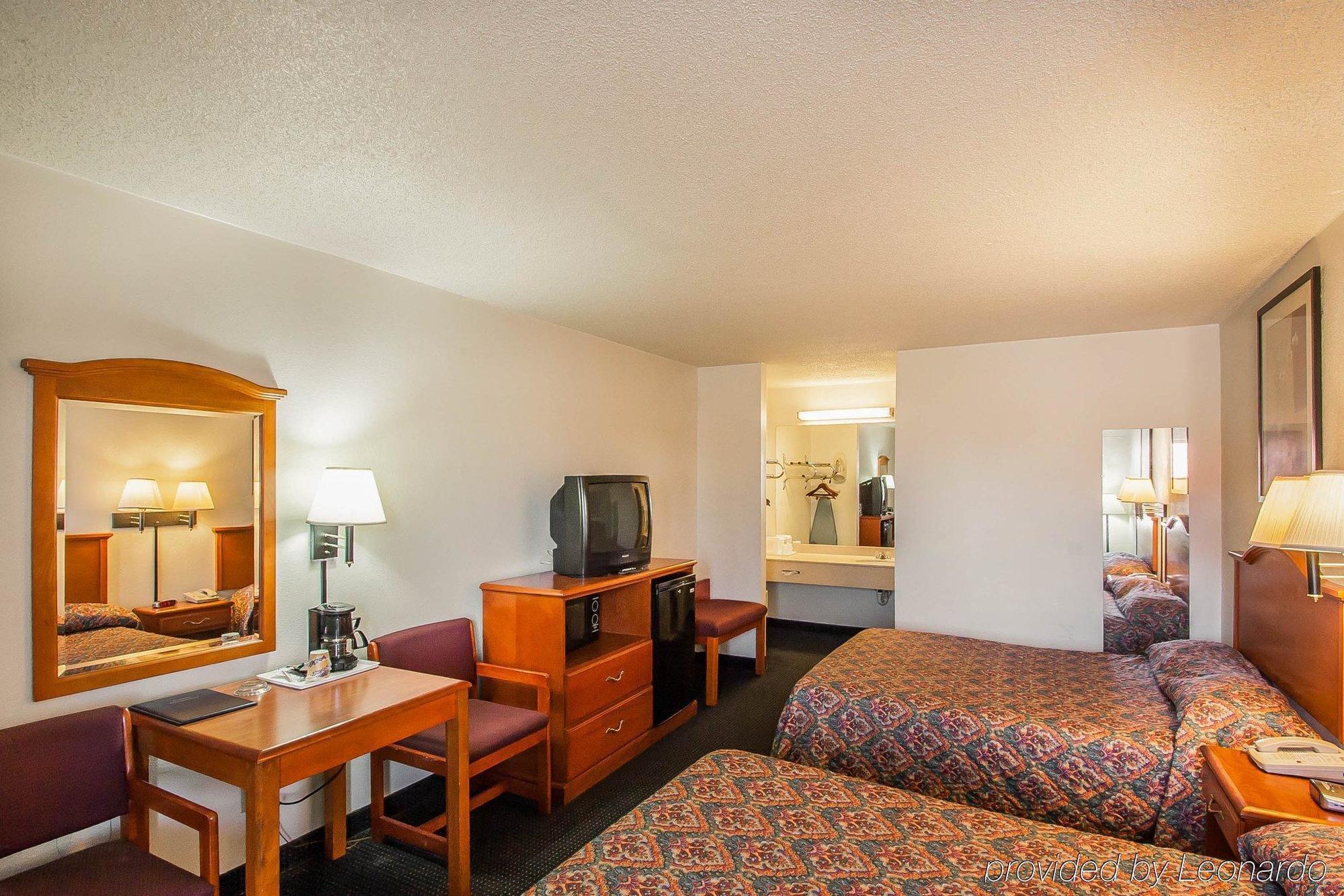 Rodeway Inn Effingham Ngoại thất bức ảnh